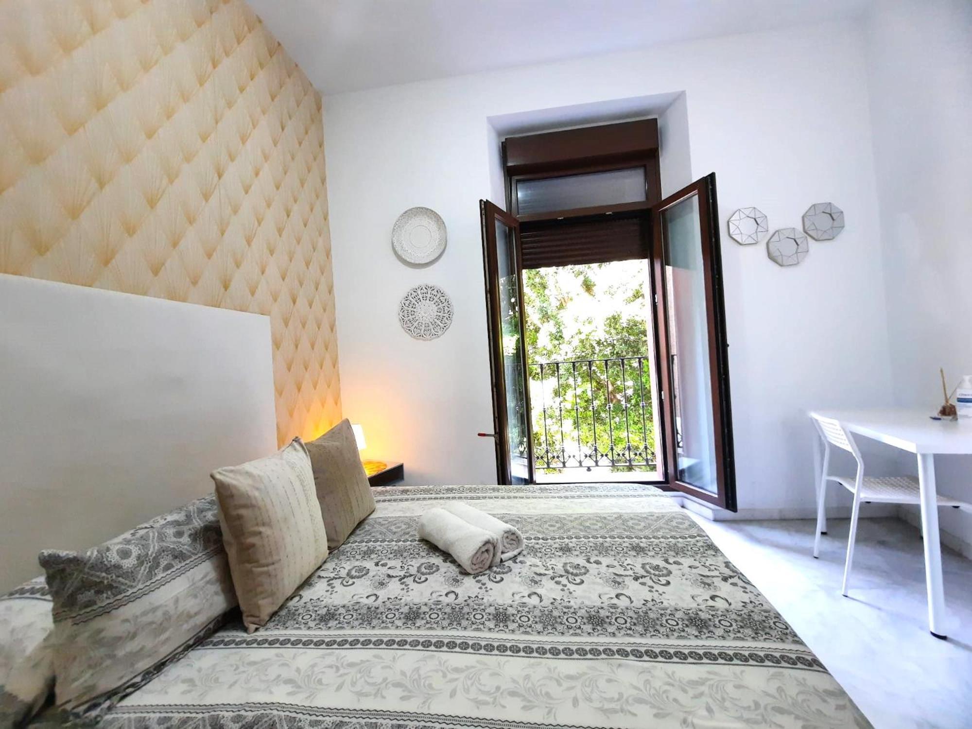 Budget & Lovely Rooms Las Setas Siviglia Esterno foto