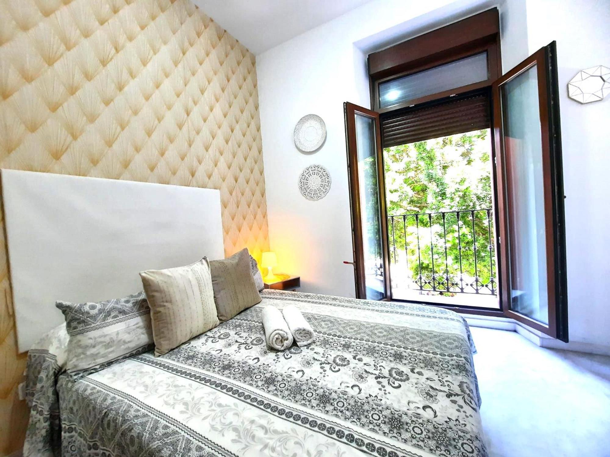 Budget & Lovely Rooms Las Setas Siviglia Esterno foto