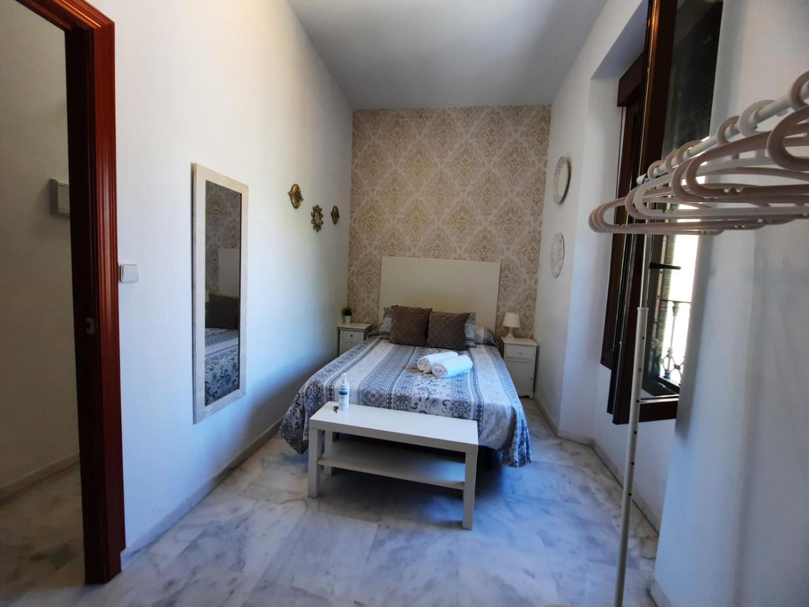 Budget & Lovely Rooms Las Setas Siviglia Esterno foto