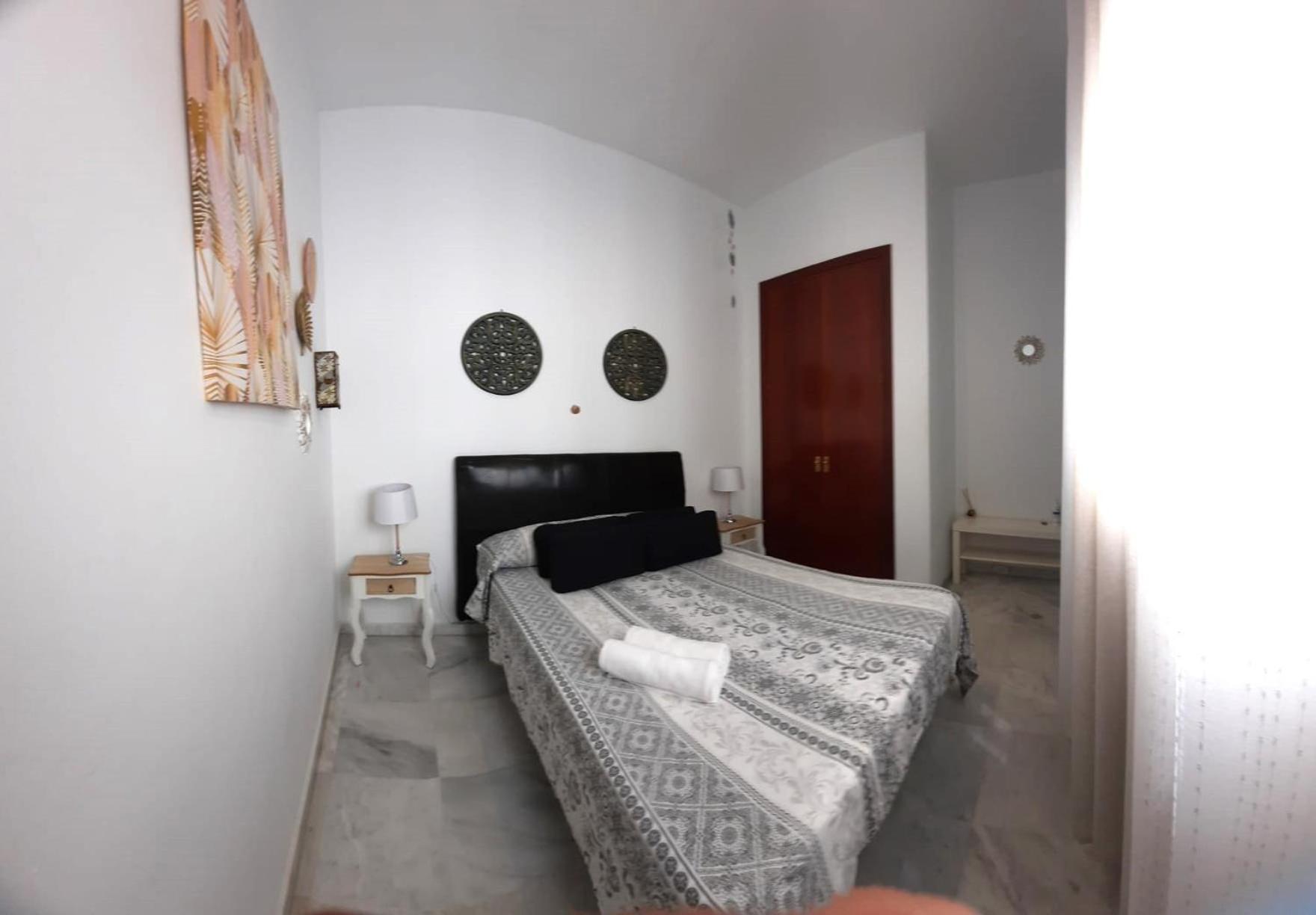 Budget & Lovely Rooms Las Setas Siviglia Esterno foto