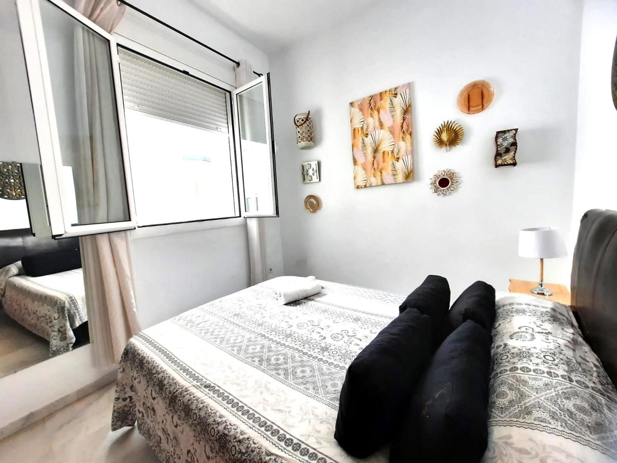 Budget & Lovely Rooms Las Setas Siviglia Esterno foto